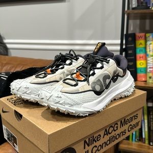 Nike ACG Mountain Fly 2 Low - size 8.5